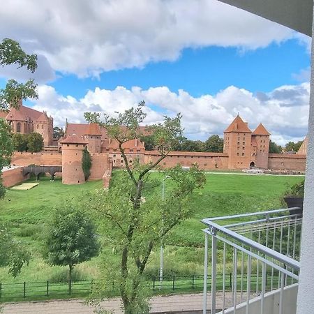 Apartament Okno Na Zamek Малборк Екстериор снимка