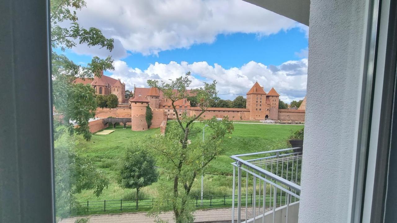 Apartament Okno Na Zamek Малборк Екстериор снимка