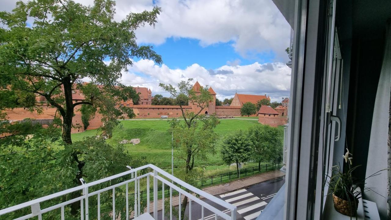 Apartament Okno Na Zamek Малборк Екстериор снимка