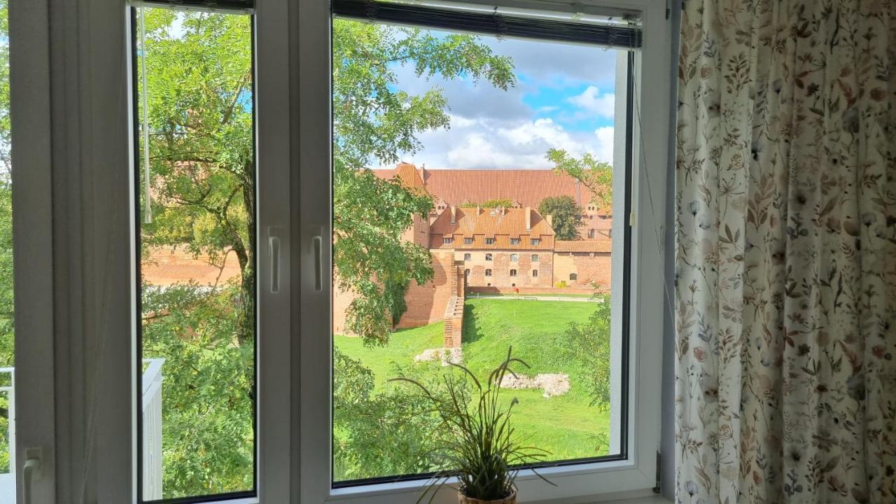 Apartament Okno Na Zamek Малборк Екстериор снимка